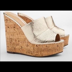 NEVER WORN Express Gold Wedge